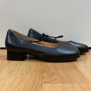 Empress Black Leather Adjustable Strap Square Heel Mary Jane Size 38 (7-7.5)